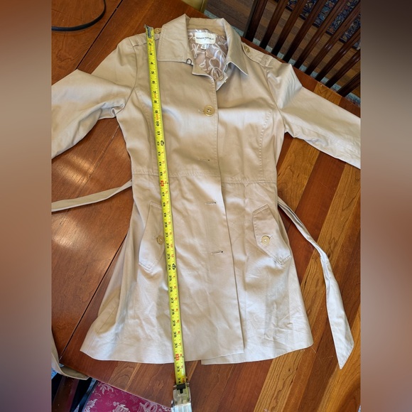 Banana Republic Beige Women's Trench Coat - Classic Single-Breasted Jacket - Picture 15 of 15